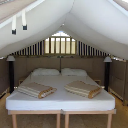 Eden Glamping Κάμπινγκ