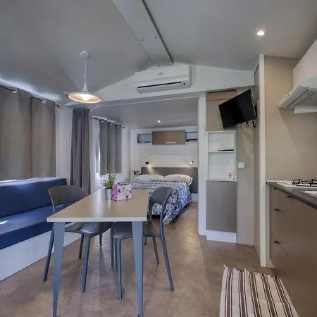 Κάμπινγκ Eden Glamping *